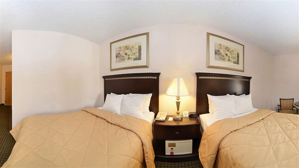 Comfort Inn & Suites Rochelle - Dekalb Экстерьер фото