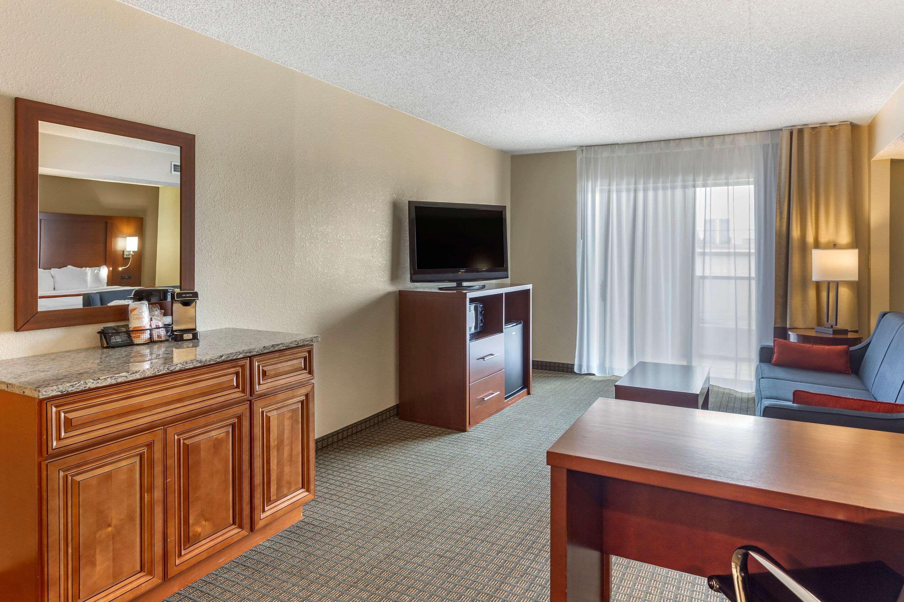 Comfort Inn & Suites Rochelle - Dekalb Экстерьер фото