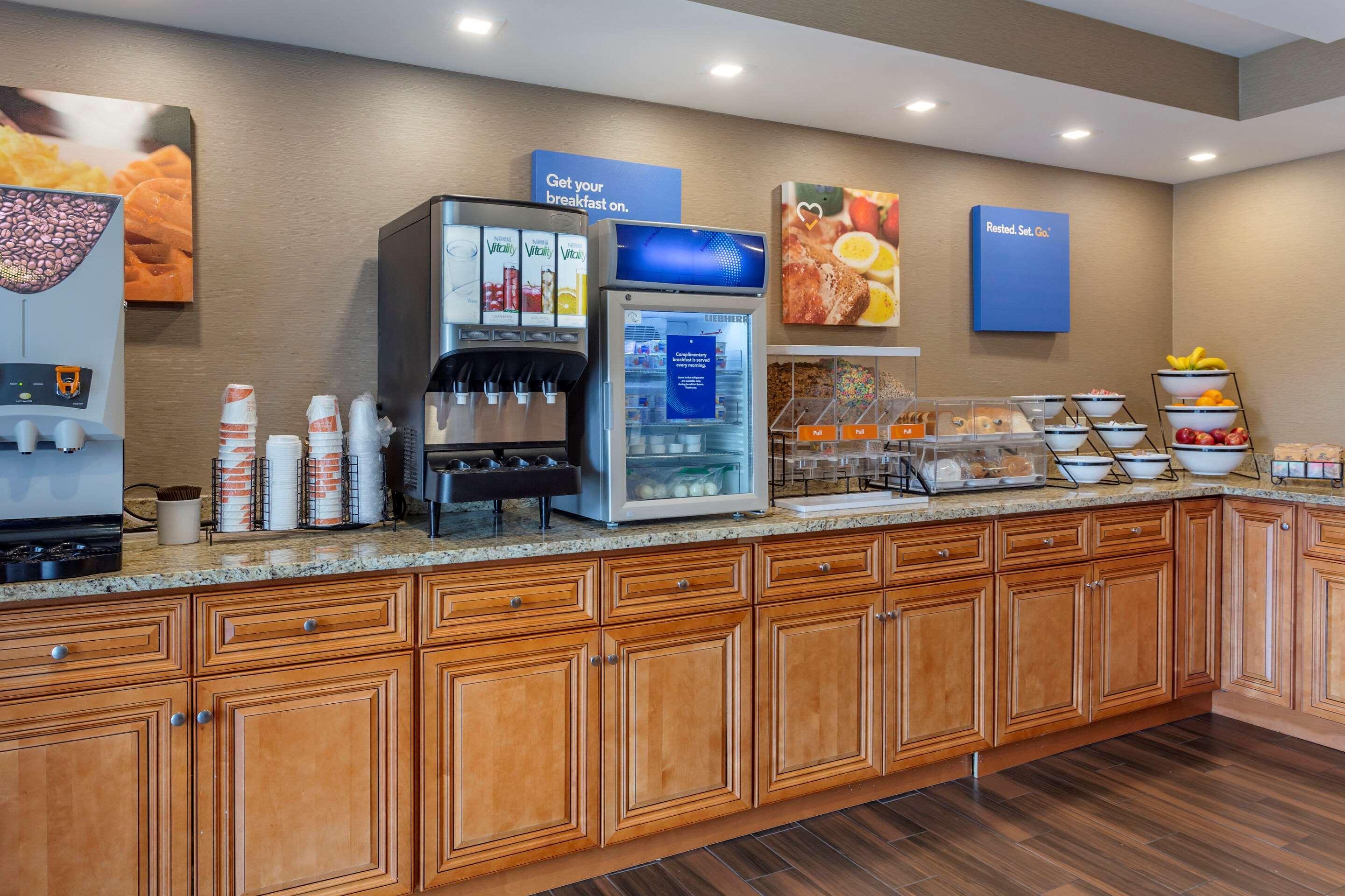 Comfort Inn & Suites Rochelle - Dekalb Экстерьер фото