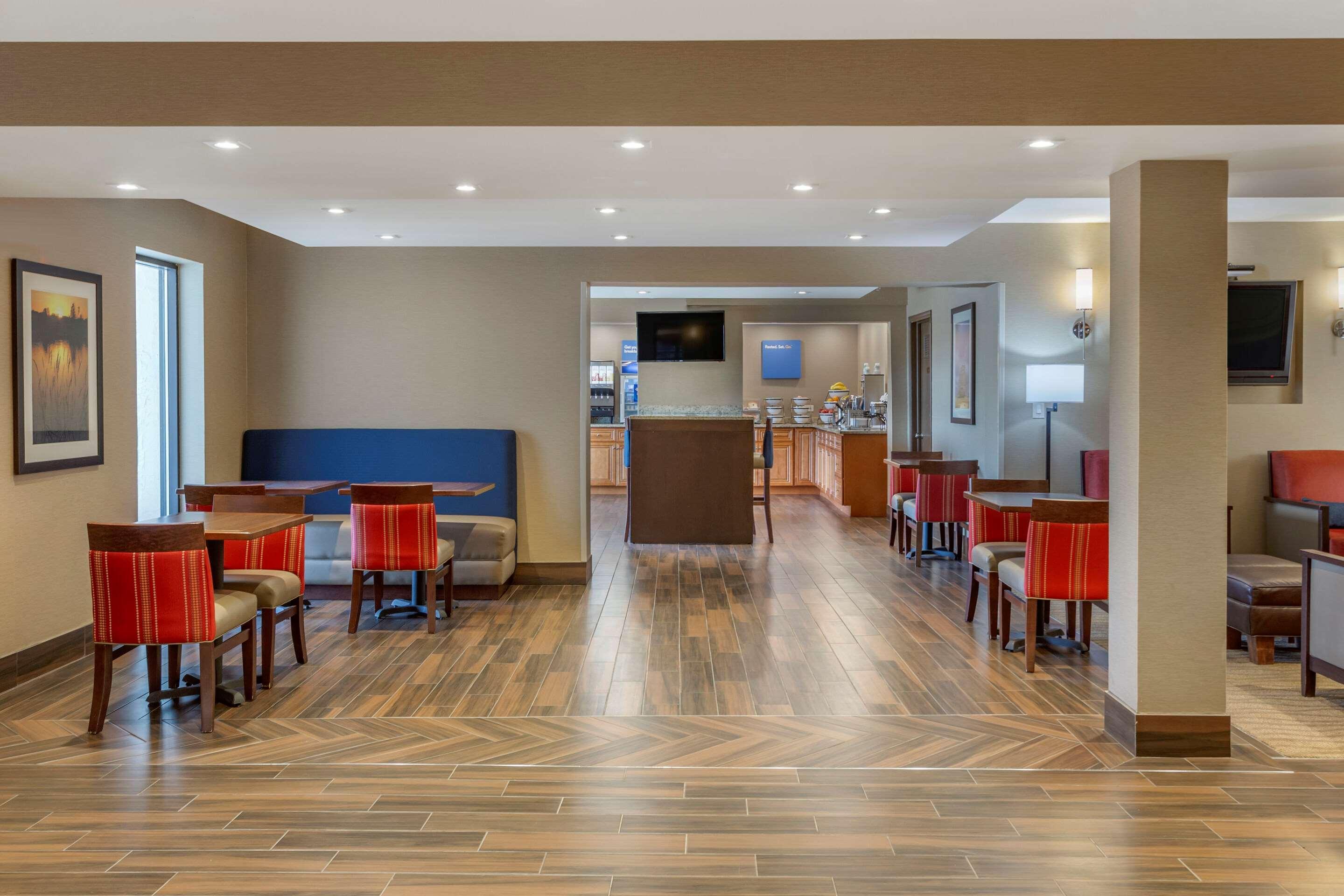 Comfort Inn & Suites Rochelle - Dekalb Экстерьер фото