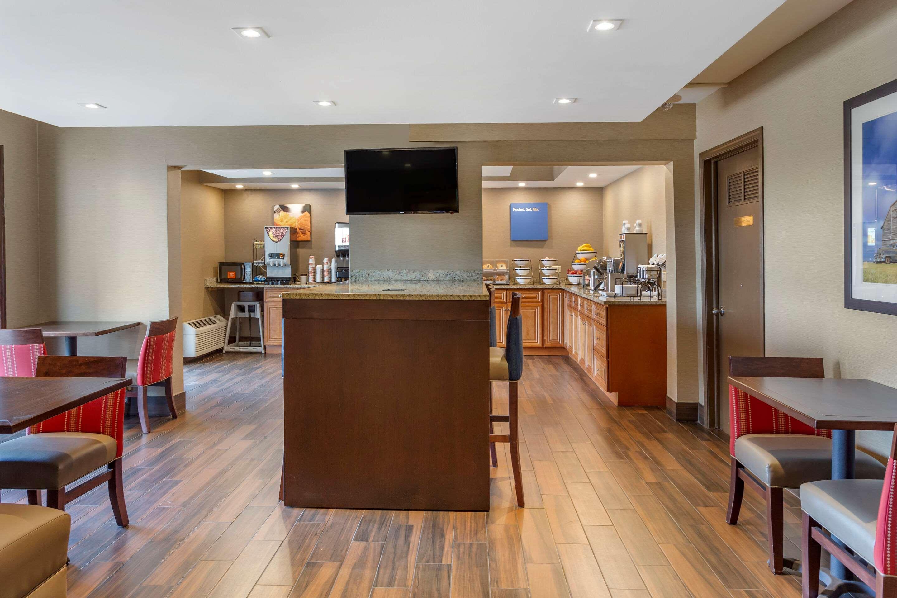 Comfort Inn & Suites Rochelle - Dekalb Экстерьер фото