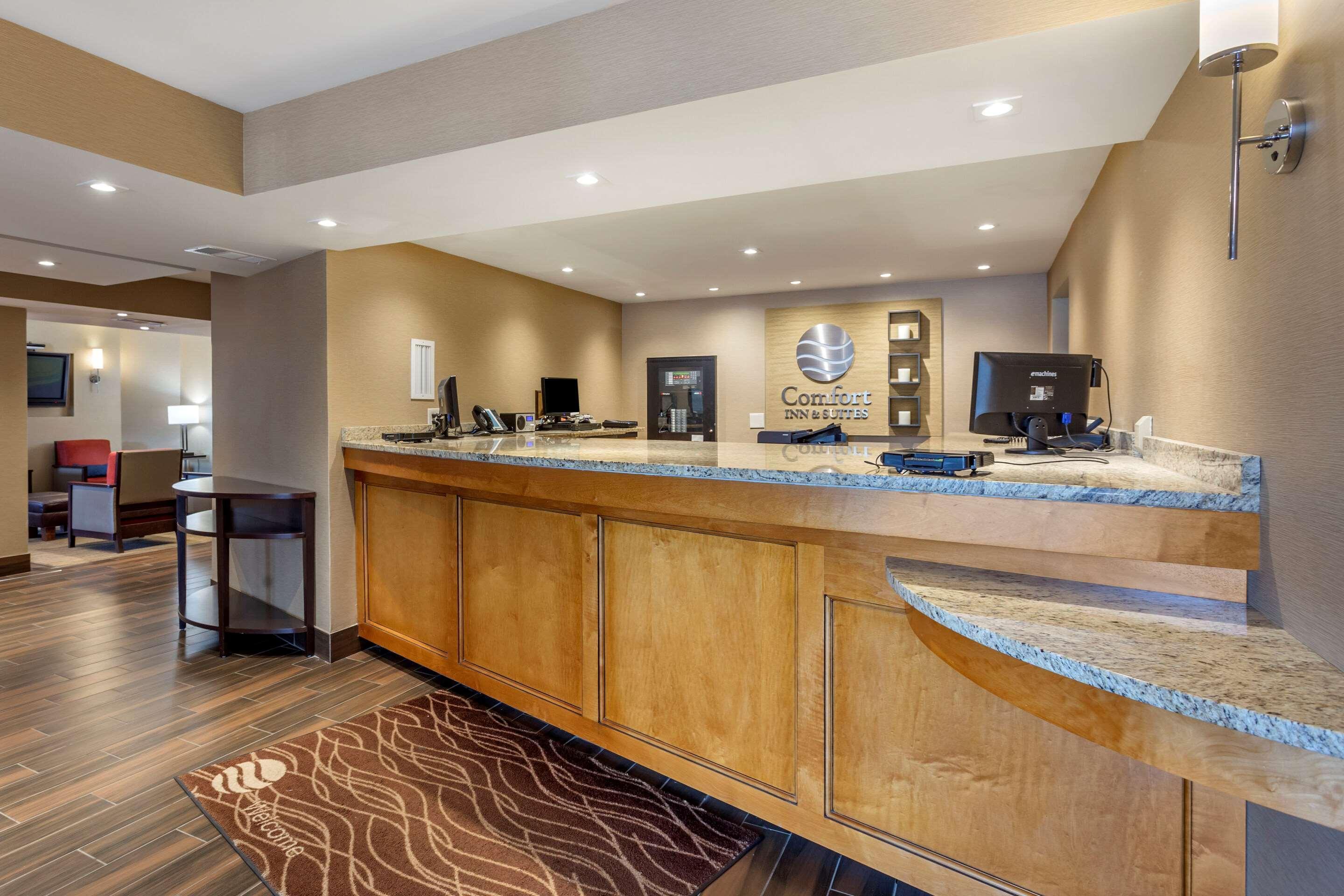 Comfort Inn & Suites Rochelle - Dekalb Экстерьер фото