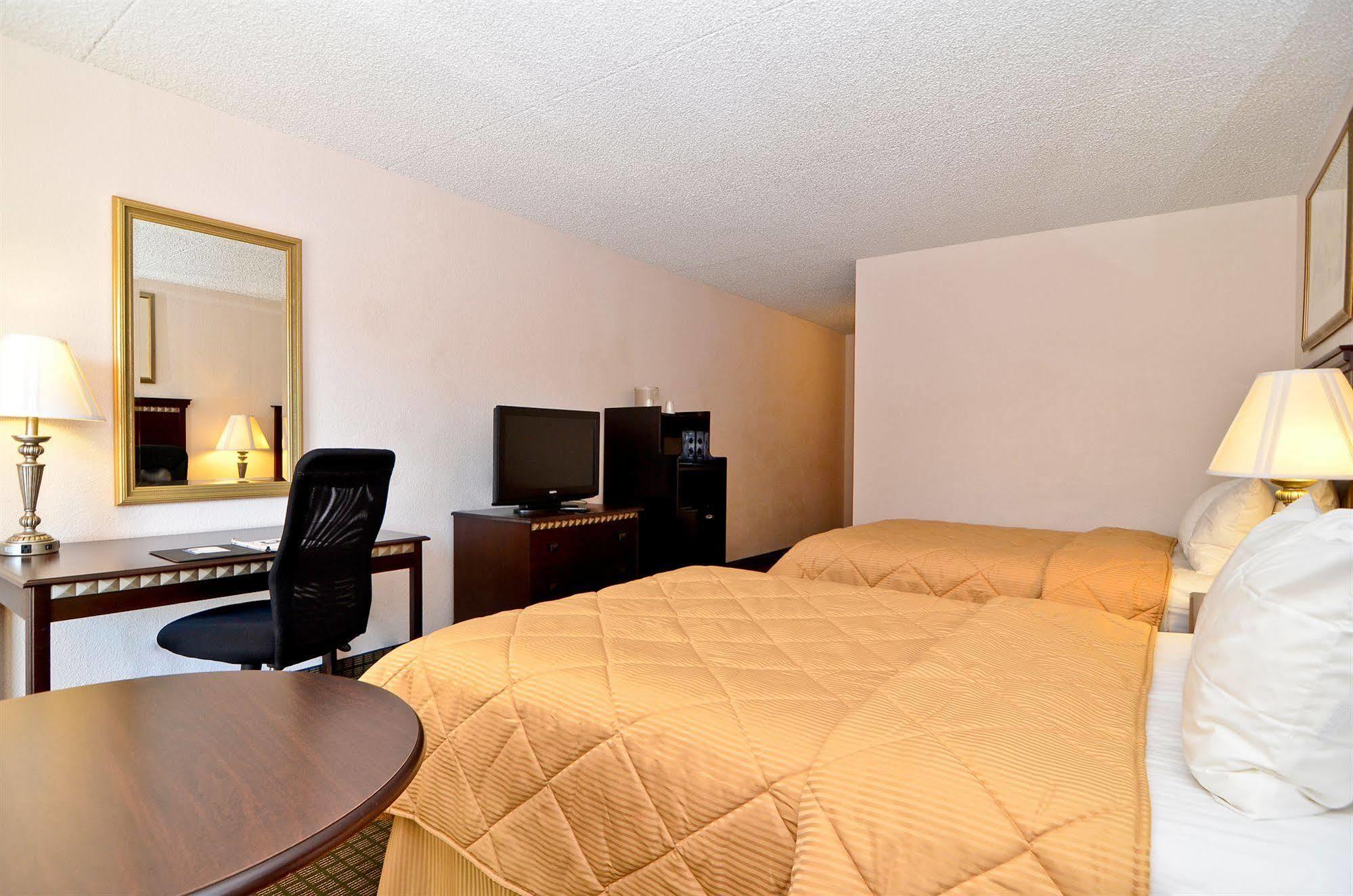 Comfort Inn & Suites Rochelle - Dekalb Экстерьер фото