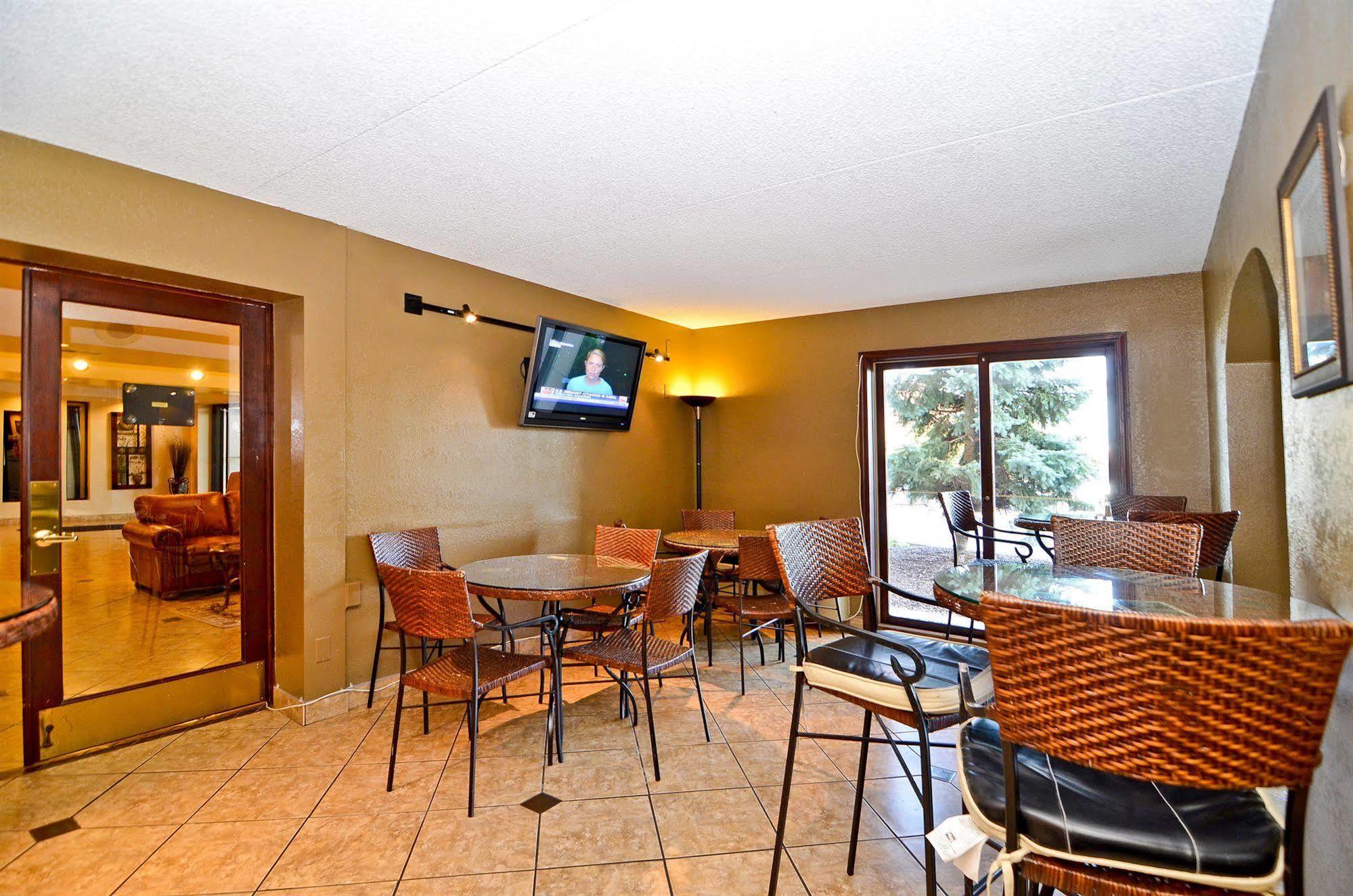 Comfort Inn & Suites Rochelle - Dekalb Экстерьер фото